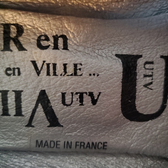 Un Tour En Ville (UTV) Slip-on Shoes – Size 39 (EU) – Black/Cream  - Picture 6 of 7